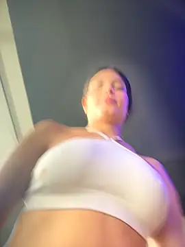 Snapshot of Amaliarand chatting on March 26, 2026, 1:53 pm Amaliarand online show from March 26, 2026, 1:53 pm