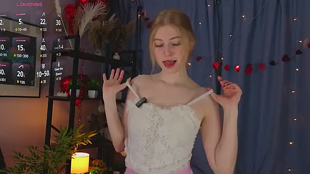 LanaRoxxy online show from March 8, 2026, 11:24 am