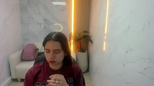 Qetsyah tf online show from February 7, 2026, 1:35 am