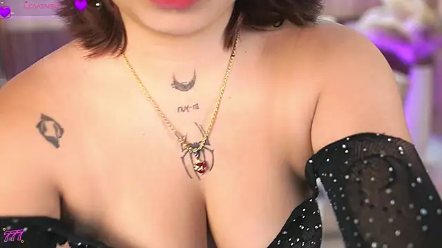 Snapshot of IzisLust chatting on February 18, 2026, 11:39 am IzisLust online show from February 18, 2026, 11:39 am