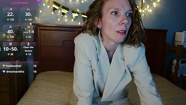 Snapshot of Daisy_Lovely chatting on June 3, 2026, 4:13 am Daisy Lovely online show from June 3, 2026, 4:13 am