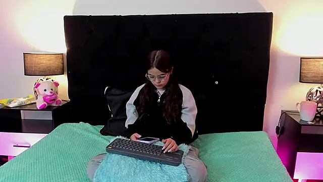 Snapshot of queen_missy chatting on May 30, 2026, 10:48 pm queen missy online show from May 30, 2026, 10:48 pm