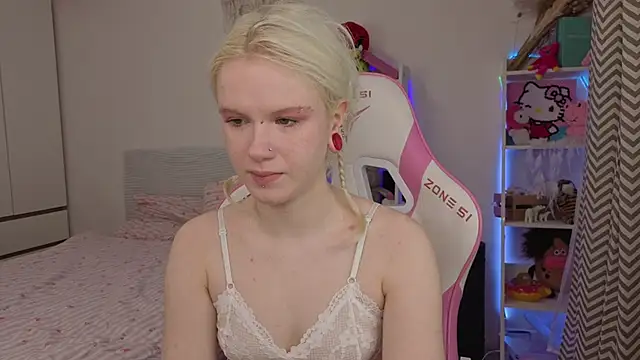 Snapshot of Mia_WaterFall chatting on March 29, 2026, 3:30 am Mia WaterFall online show from March 29, 2026, 3:30 am