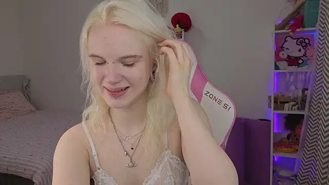 Snapshot of Mia_WaterFall chatting on April 10, 2026, 3:24 am Mia WaterFall online show from April 10, 2026, 3:24 am