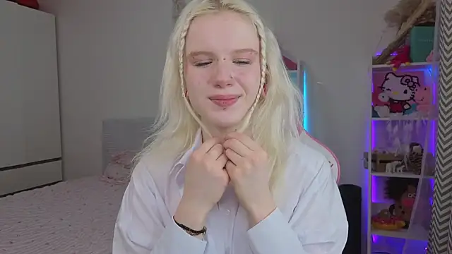 Snapshot of Mia_WaterFall chatting on April 3, 2026, 3:35 am Mia WaterFall online show from April 3, 2026, 3:35 am