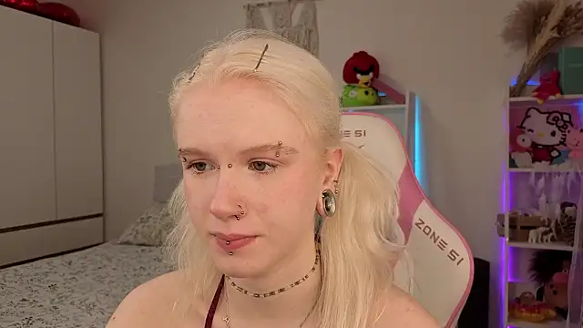 Snapshot of Mia_WaterFall chatting on March 13, 2026, 3:11 am Mia WaterFall online show from March 13, 2026, 3:11 am