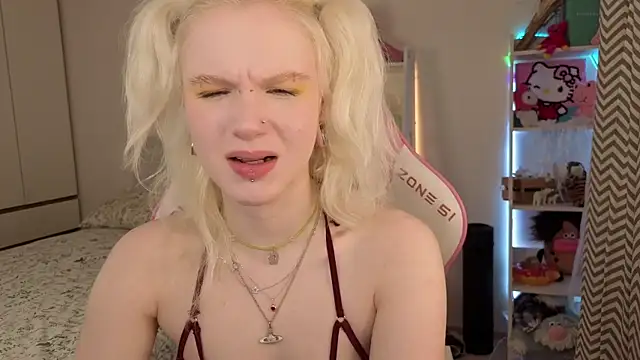 Snapshot of Mia_WaterFall chatting on March 24, 2026, 3:28 am Mia WaterFall online show from March 24, 2026, 3:28 am