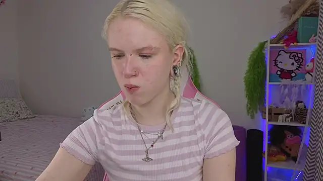 Mia WaterFall online show from April 26, 2026, 3:37 am