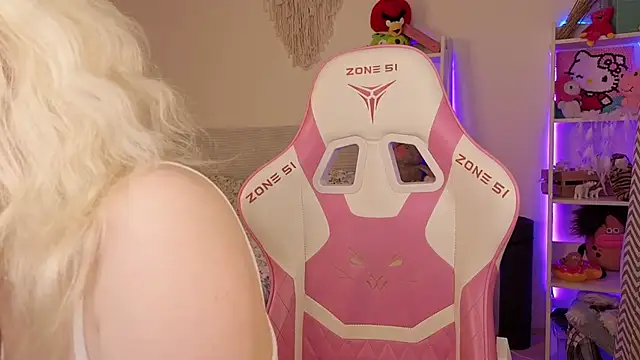 Snapshot of Mia_WaterFall chatting on March 21, 2026, 3:30 am Mia WaterFall online show from March 21, 2026, 3:30 am