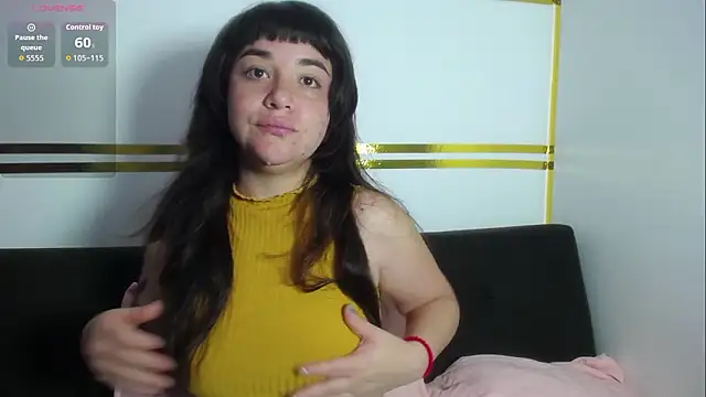 Snapshot of AlenaVolt_x chatting on February 4, 2026, 6:19 am AlenaVolt x online show from February 4, 2026, 6:19 am