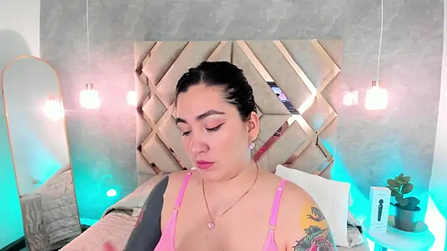 Snapshot of KathiaJenner chatting on February 12, 2026, 12:05 pm KathiaJenner online show from February 12, 2026, 12:05 pm