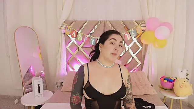 Snapshot of KathiaJenner chatting on April 3, 2026, 11:38 am KathiaJenner online show from April 3, 2026, 11:38 am