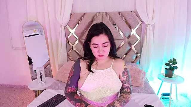 Snapshot of KathiaJenner chatting on March 5, 2026, 12:13 pm KathiaJenner online show from March 5, 2026, 12:13 pm