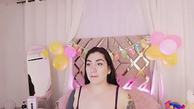 Snapshot of KathiaJenner chatting on March 31, 2026, 11:12 am KathiaJenner online show from March 31, 2026, 11:12 am