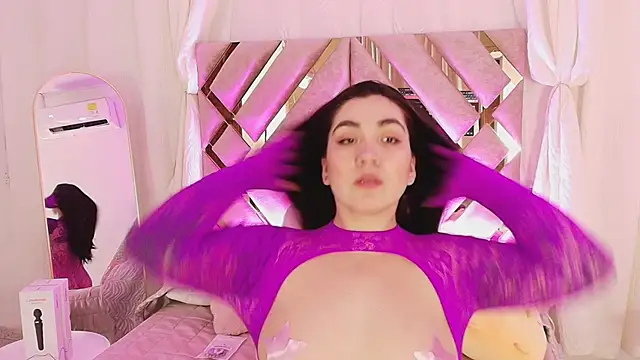 Snapshot of KathiaJenner chatting on April 13, 2026, 2:59 am KathiaJenner online show from April 13, 2026, 2:59 am