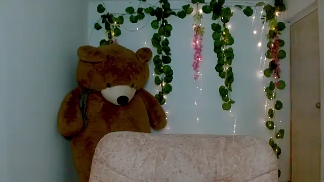 Snapshot of princess1609 chatting on March 4, 2026, 1:19 pm princess1609 online show from March 4, 2026, 1:19 pm