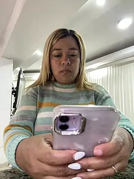 veronica414 online show from March 3, 2026, 2:13 pm