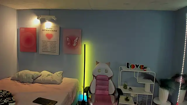 naomi campell online show from April 3, 2026, 12:44 pm