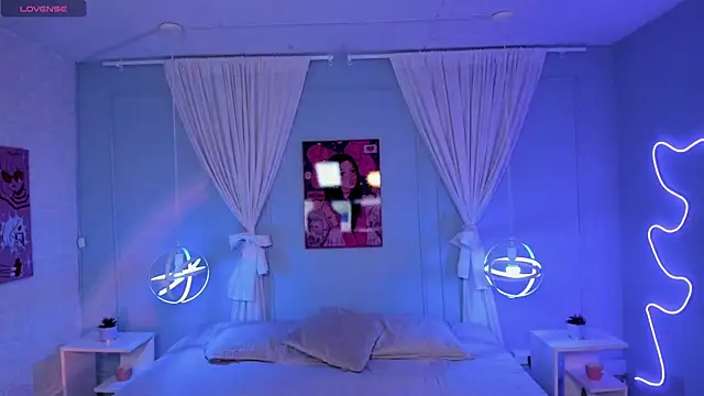 naomi campell online show from April 8, 2026, 7:37 pm