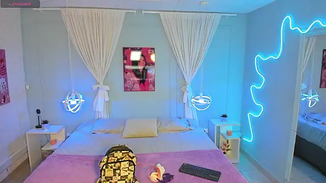 naomi campell online show from March 26, 2026, 8:07 pm