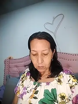 Snapshot of RosseLaure chatting on March 5, 2026, 1:02 am RosseLaure online show from March 5, 2026, 1:02 am
