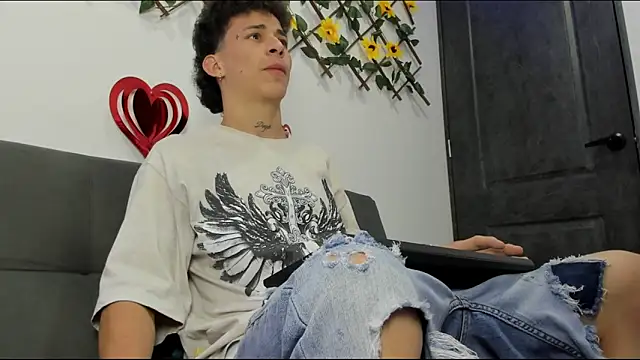 Maxxx bigcockx online show from February 11, 2026, 2:55 am