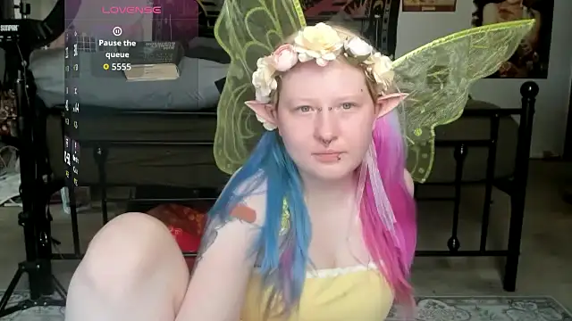 Snapshot of LoriCritter chatting on March 26, 2026, 8:18 pm LoriCritter online show from March 26, 2026, 8:18 pm