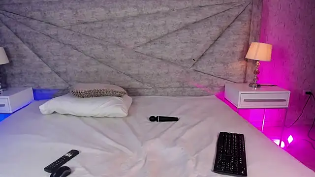 RousSweet- online show from March 19, 2026, 9:48 pm