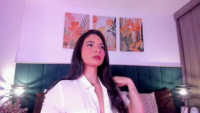 Snapshot of IrinaBlanc chatting on April 14, 2026, 2:38 am IrinaBlanc online show from April 14, 2026, 2:38 am