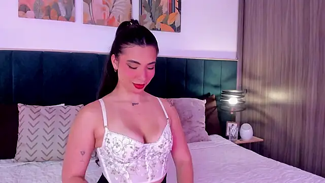 Snapshot of IrinaBlanc chatting on April 16, 2026, 4:24 am IrinaBlanc online show from April 16, 2026, 4:24 am