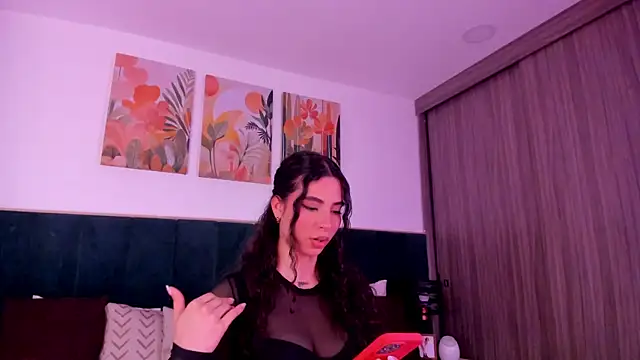 Snapshot of IrinaBlanc chatting on March 4, 2026, 1:02 am IrinaBlanc online show from March 4, 2026, 1:02 am