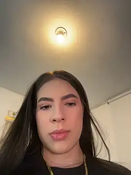 Isabelavennori online show from May 5, 2026, 11:52 pm