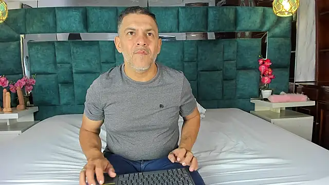 ViceSweet online show from May 5, 2026, 5:32 am