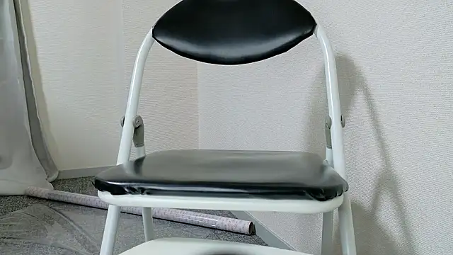 Snapshot of kyuleather chatting on April 11, 2026, 9:35 am kyuleather online show from April 11, 2026, 9:35 am