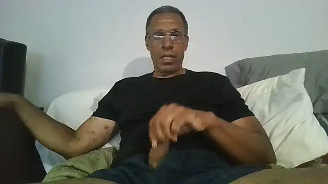 swimmer2496 online show from June 21, 2026, 4:35 pm