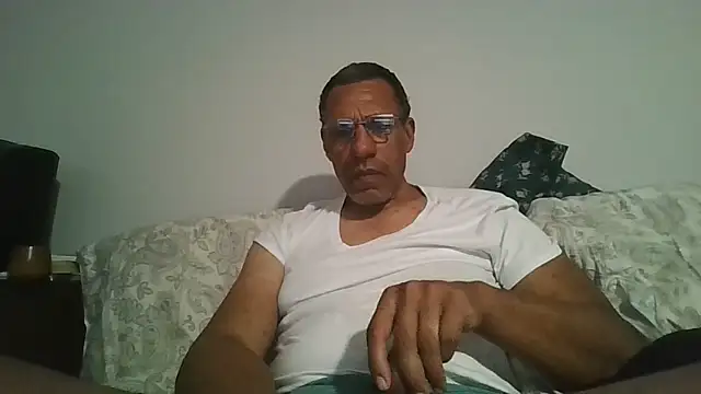 Snapshot of swimmer2496 chatting on February 18, 2026, 8:11 am swimmer2496 online show from February 18, 2026, 8:11 am