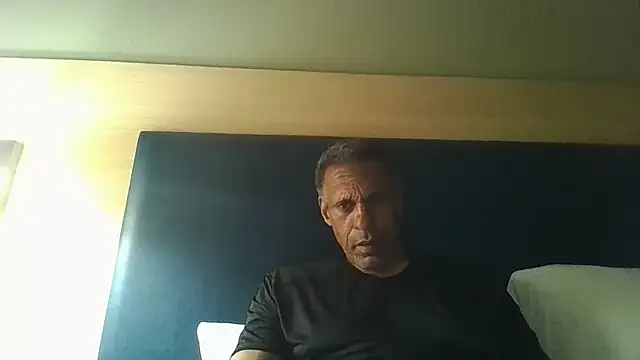 swimmer2496 online show from June 26, 2026, 7:14 am