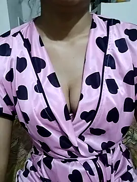hotpooja1 online show from May 17, 2026, 3:39 am