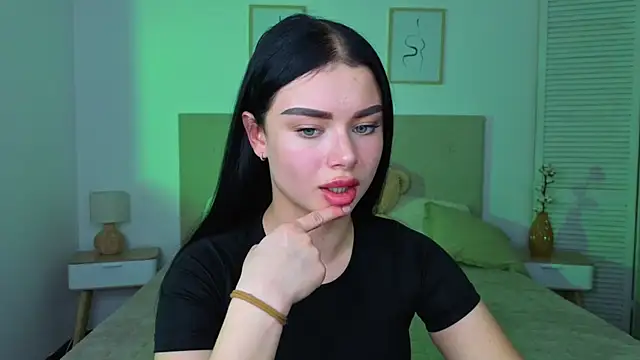 Snapshot of Silena_sky chatting on February 10, 2026, 1:32 pm Silena sky online show from February 10, 2026, 1:32 pm