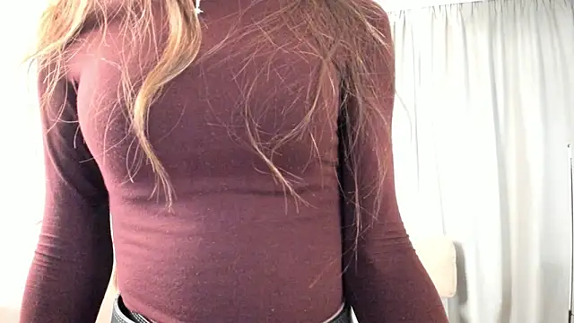 Snapshot of TreasaCrebs chatting on February 5, 2026, 6:37 pm TreasaCrebs online show from February 5, 2026, 6:37 pm