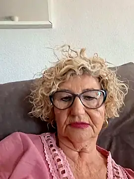 solsit1990 online show from April 10, 2026, 12:56 pm