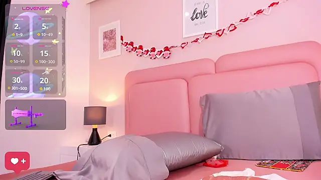 Snapshot of sexy_curlylady chatting on February 15, 2026, 7:51 am sexy curlylady online show from February 15, 2026, 7:51 am