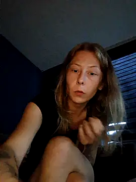 Snapshot of dewimp1 chatting on June 7, 2026, 7:52 pm dewimp1 online show from June 7, 2026, 7:52 pm