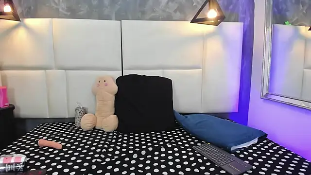 Martina armos online show from March 26, 2026, 1:42 pm