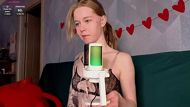 Snapshot of Austeja_Ona chatting on June 8, 2026, 6:52 pm Austeja Ona online show from June 8, 2026, 6:52 pm