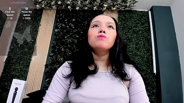 Snapshot of AmberAddamss chatting on February 7, 2026, 12:57 pm AmberAddamss online show from February 7, 2026, 12:57 pm