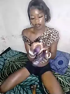 Chocolate Queenxx03 online show from April 28, 2026, 5:01 am