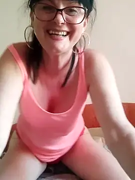 Snapshot of AliceSwan57 chatting on May 24, 2026, 4:40 pm AliceSwan57 online show from May 24, 2026, 4:40 pm