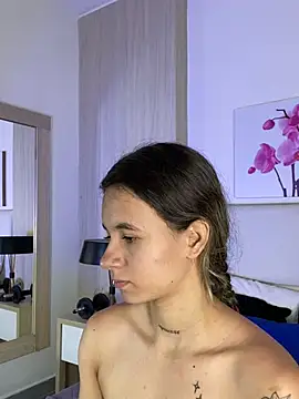 Snapshot of JuliaColemann chatting on July 6, 2026, 12:01 pm JuliaColemann online show from July 6, 2026, 12:01 pm