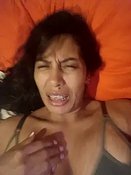 LizaLorini online show from April 8, 2026, 4:58 am